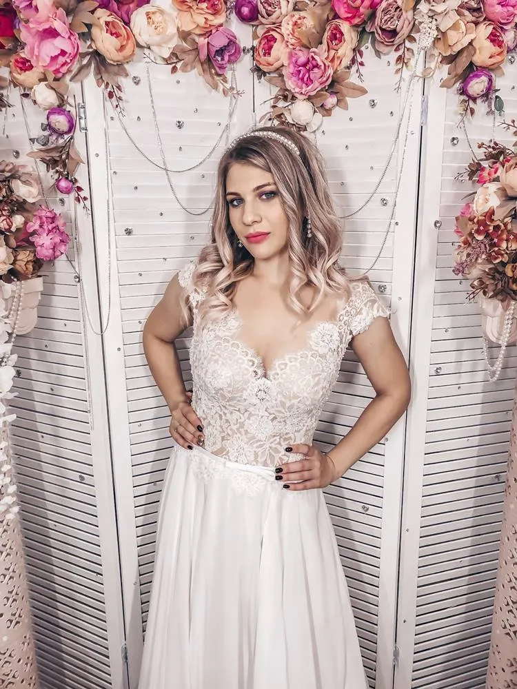 ---Elegante vestido de novia estilo griego, una nube de chifòn sobre una enagua acampanada te permite jugar con superposiciones 