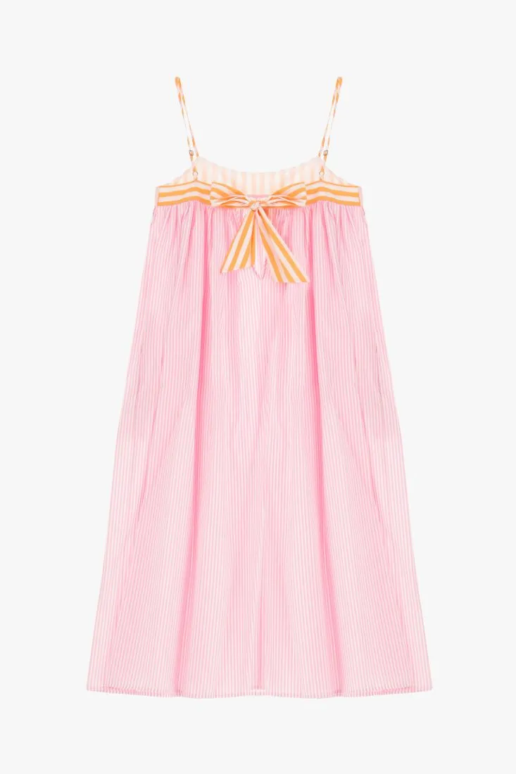 Abito lungo oversize rigato con orlo superiore a contrasto