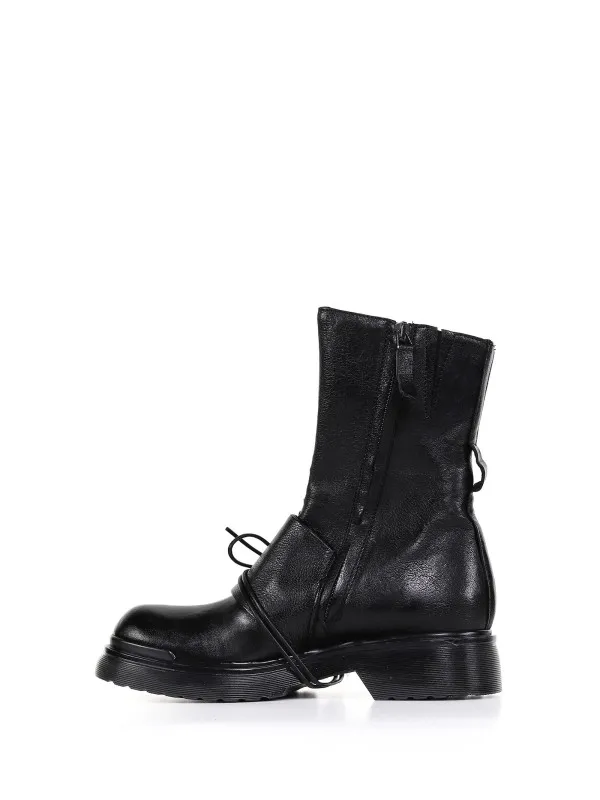 Ankle boots with laces and band