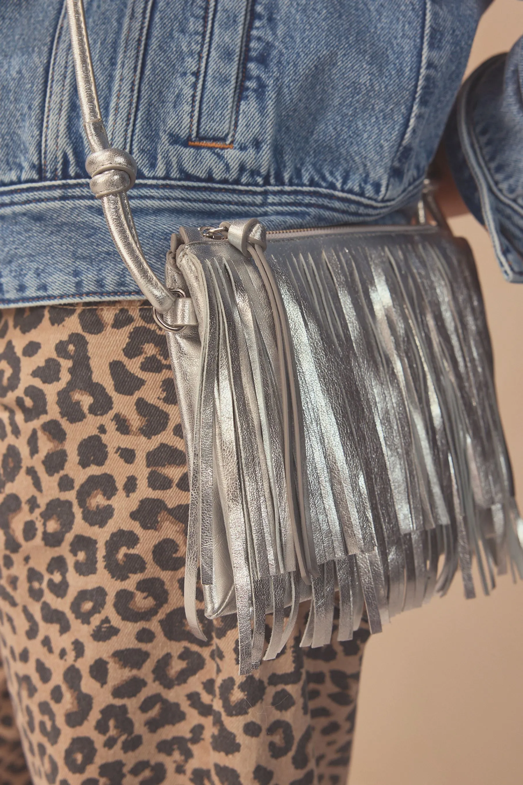 Borsa a tracolla western in pelle con frange    