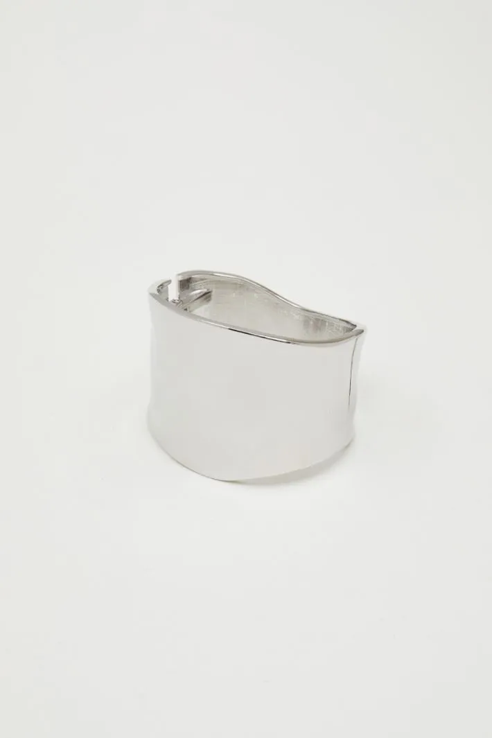 Bracciale rigido in metallo
