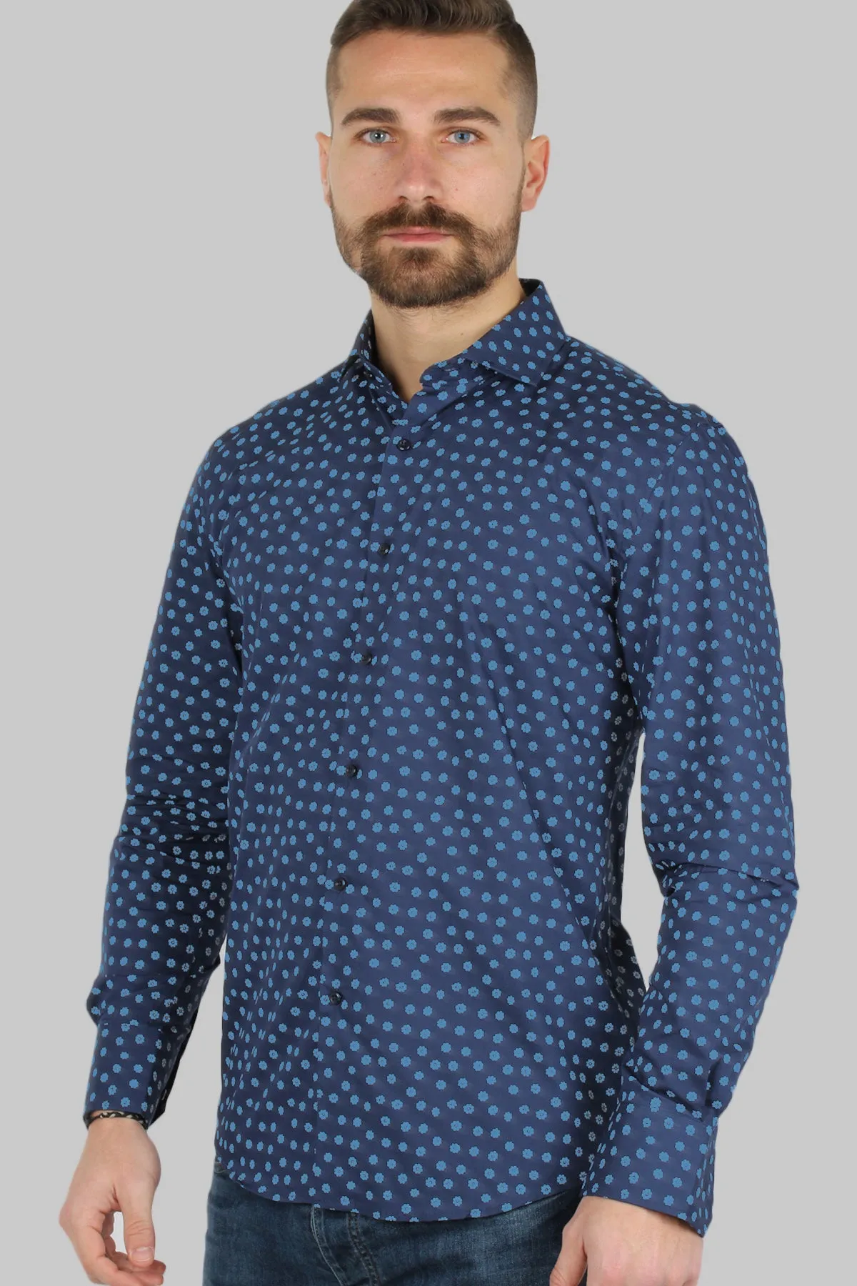 Camicia uomo blu con fiorellini a contrasto