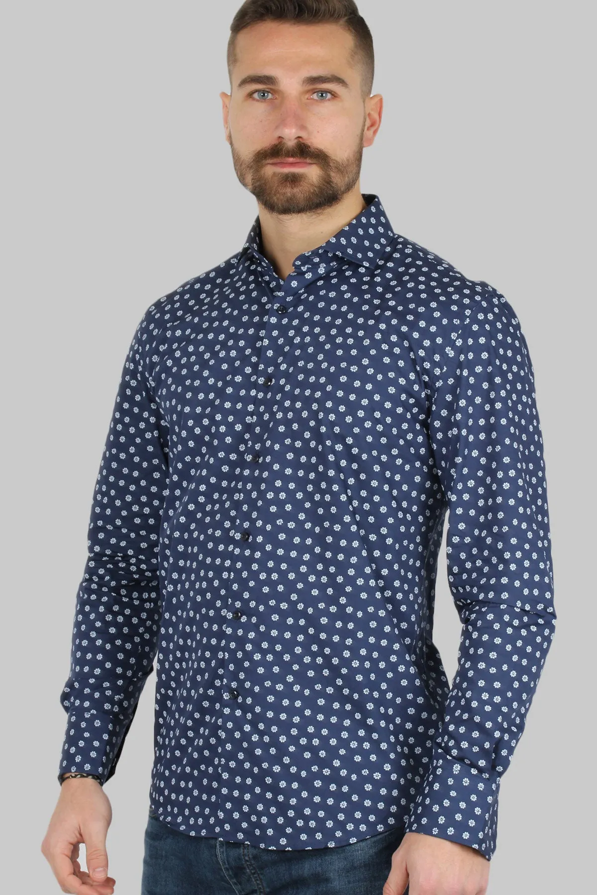Camicia uomo blu con fiorellini a contrasto