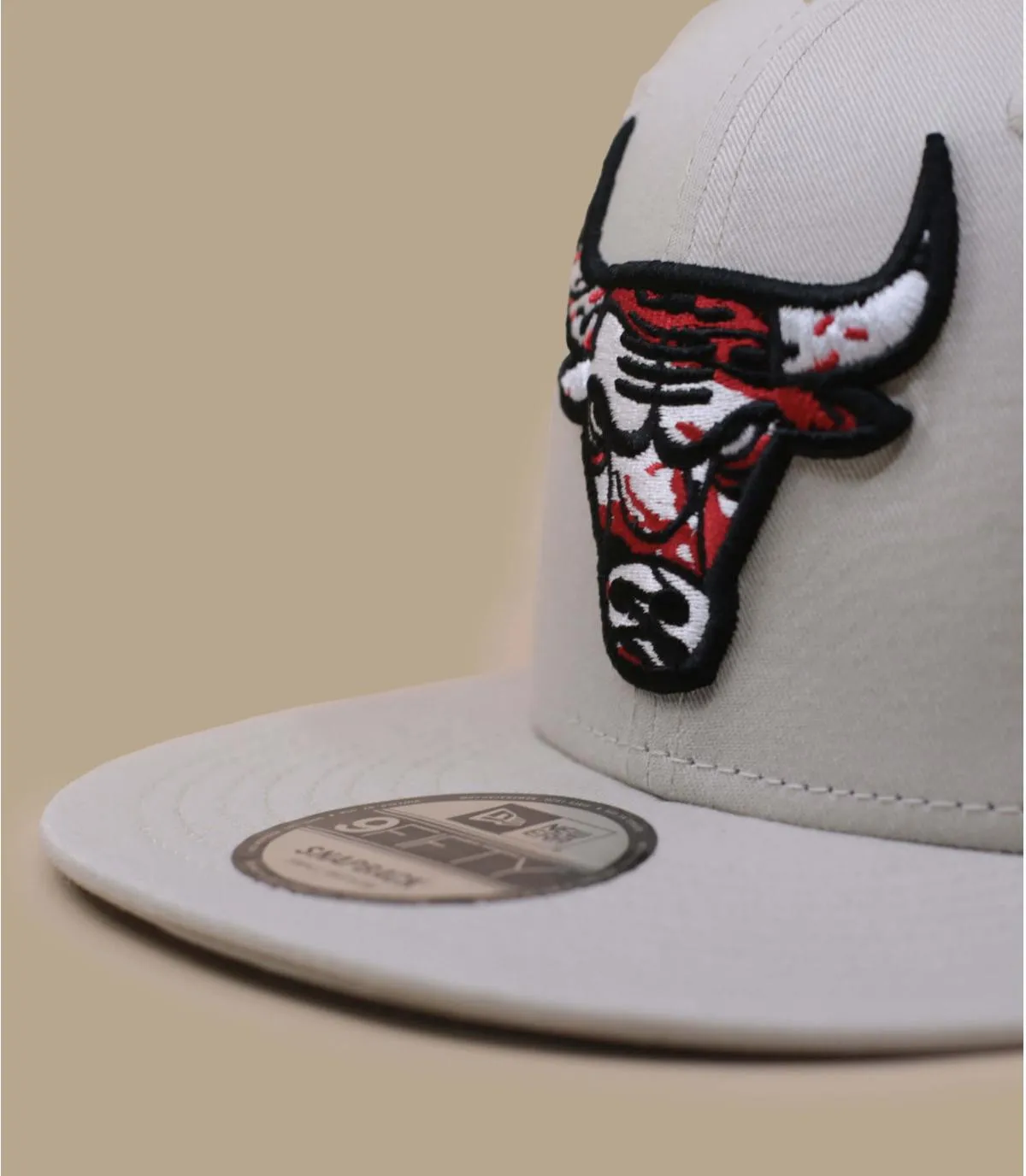 Cappello snapback Bulls beige rossoCappellini Seasonal Infill 9Fifty Bulls stone     