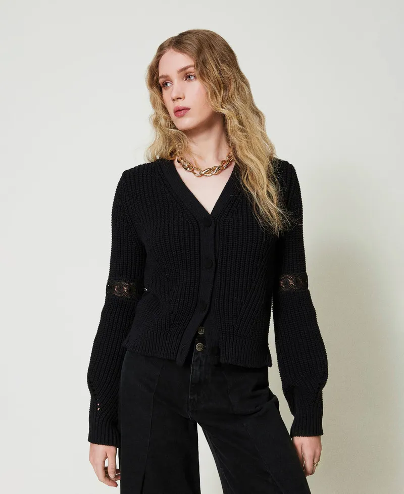 Cardigan a costine con pizzo