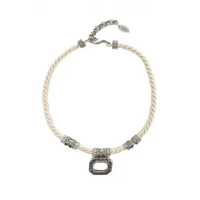 Choker fatto a mano con ciondolo beige