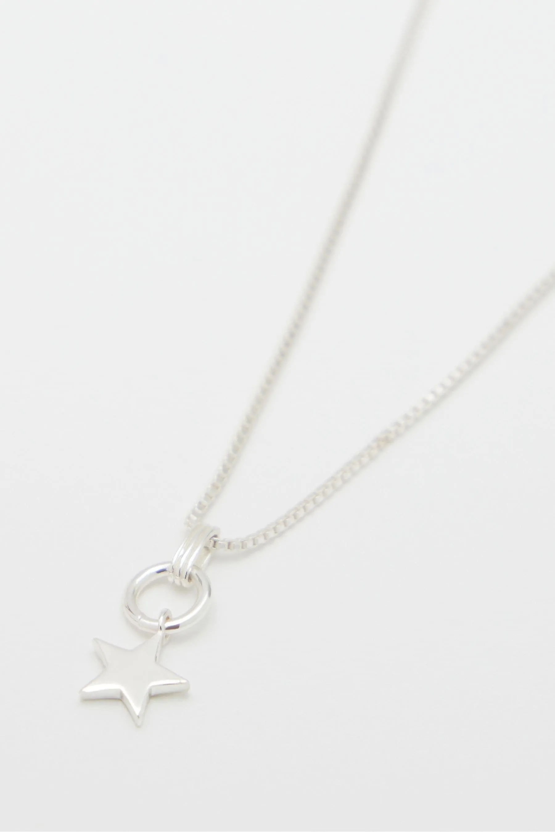 Collana con ciondolo a stella