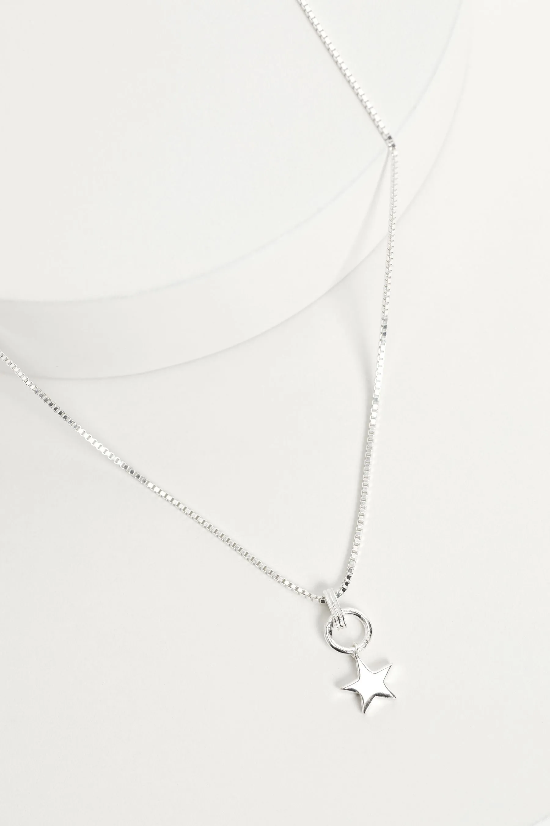 Collana con ciondolo a stella