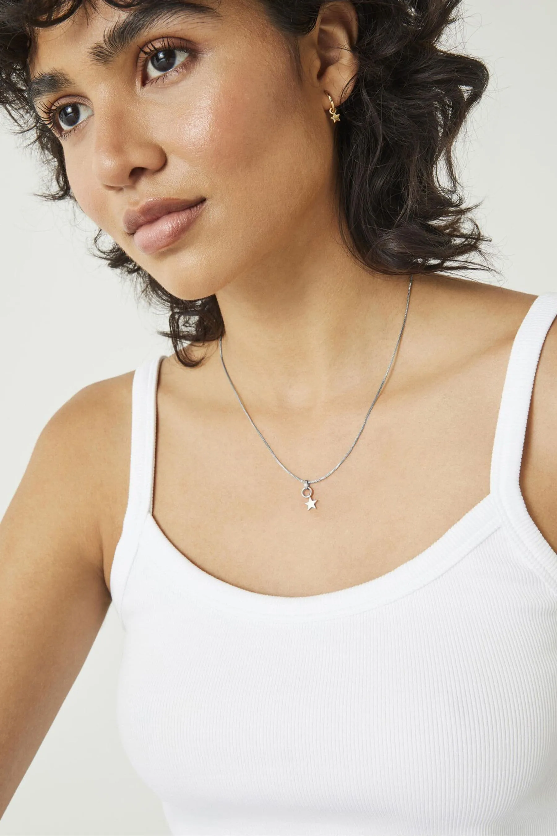 Collana con ciondolo a stella