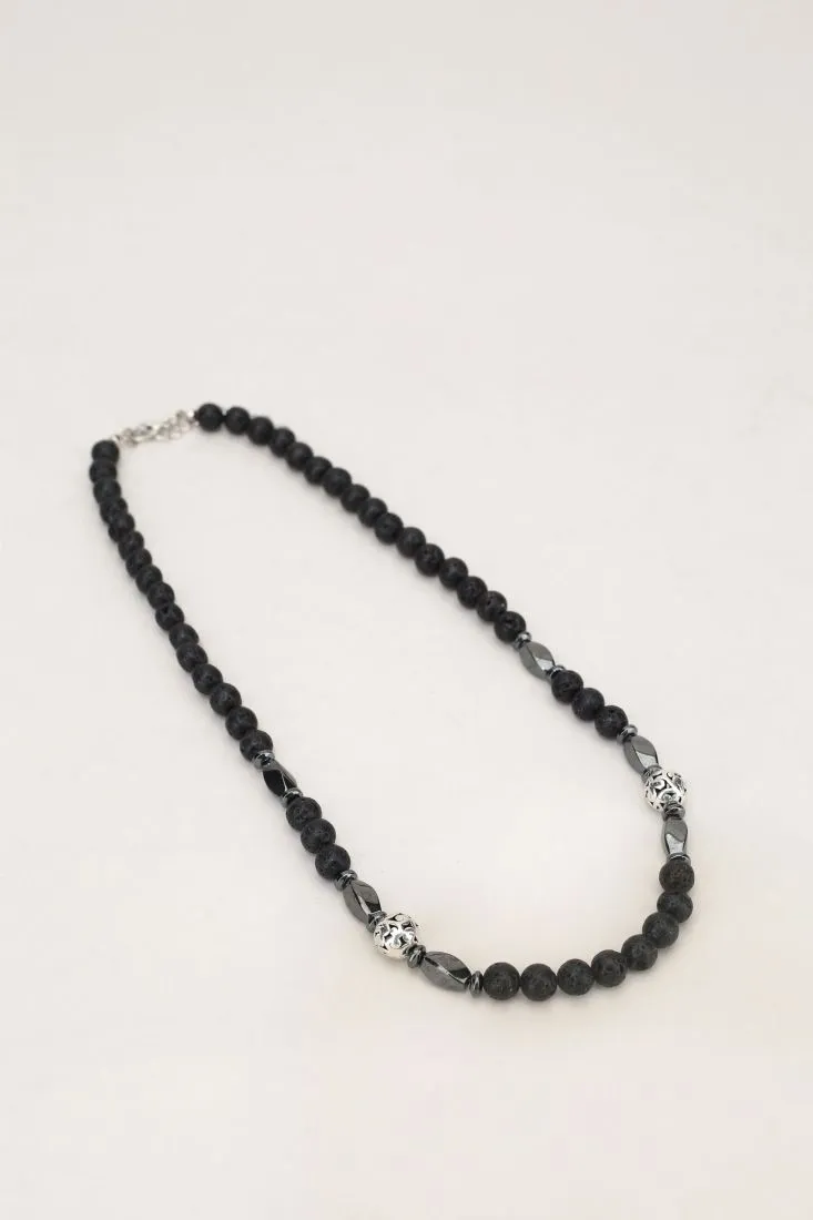 Collana con pietre e chiusura con gancio