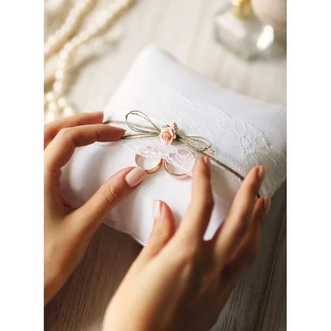 Cuscino per fedi con pizzo bianco - 16 x 16 cm