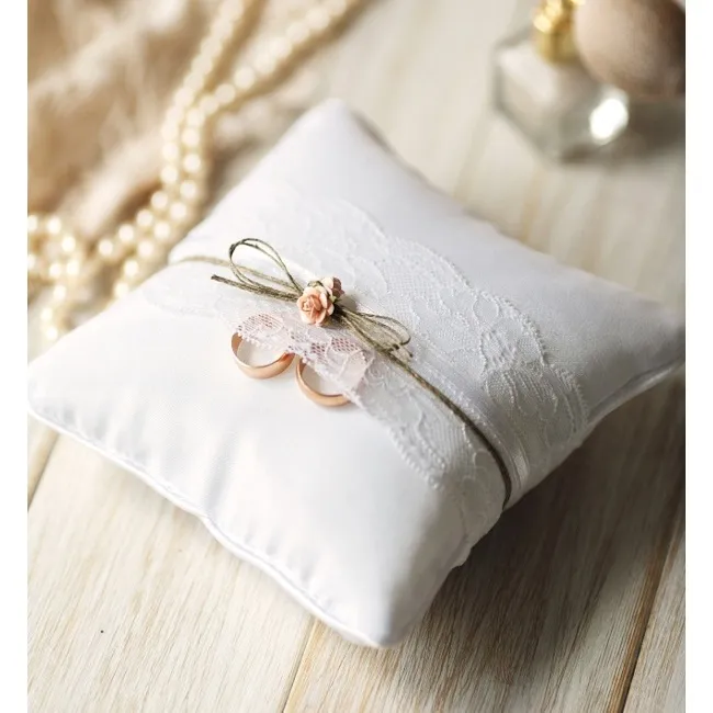 Cuscino per fedi con pizzo bianco - 16 x 16 cm