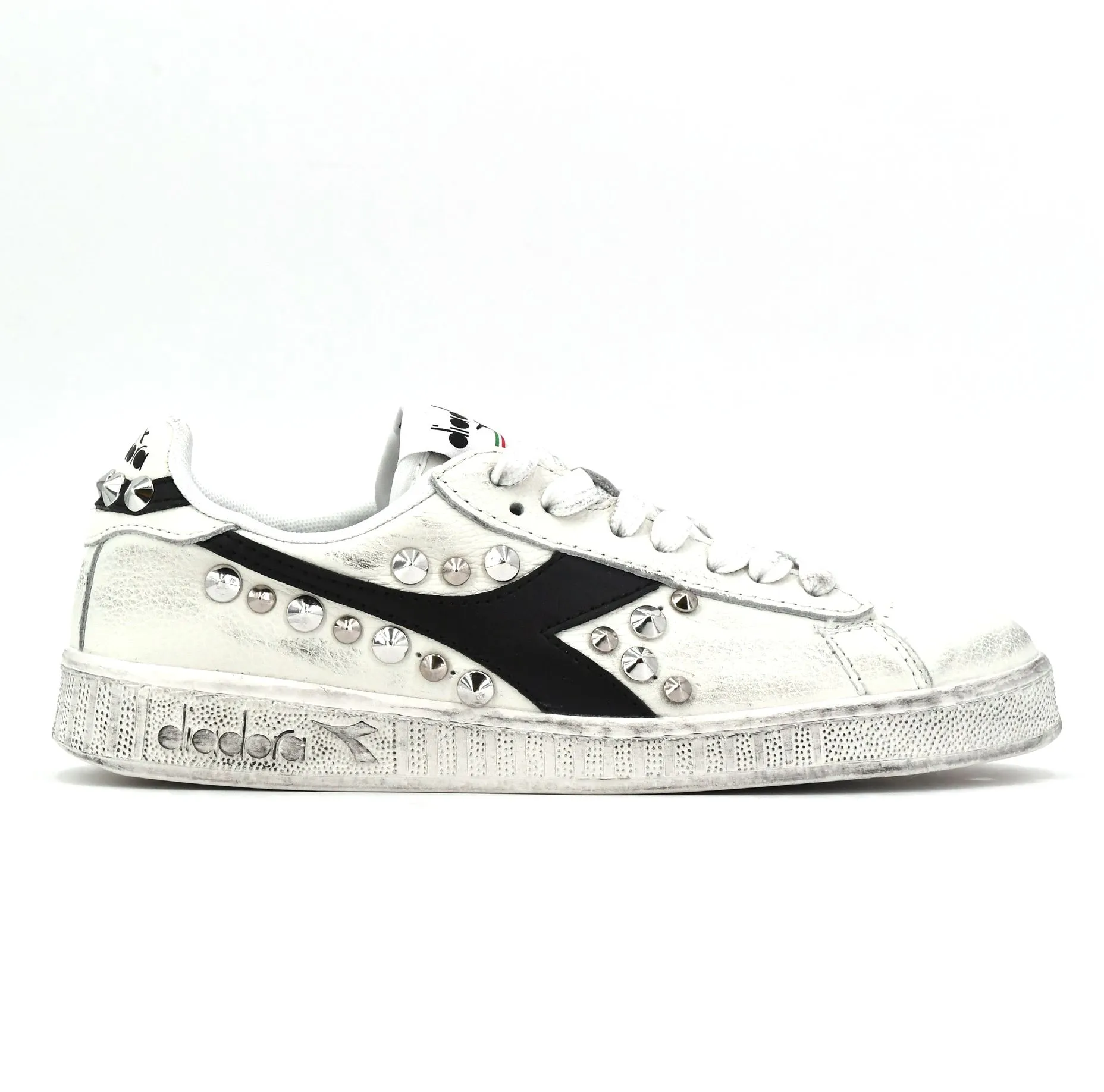 Diadora Low Sneakers Customized Borchie Baffo nero