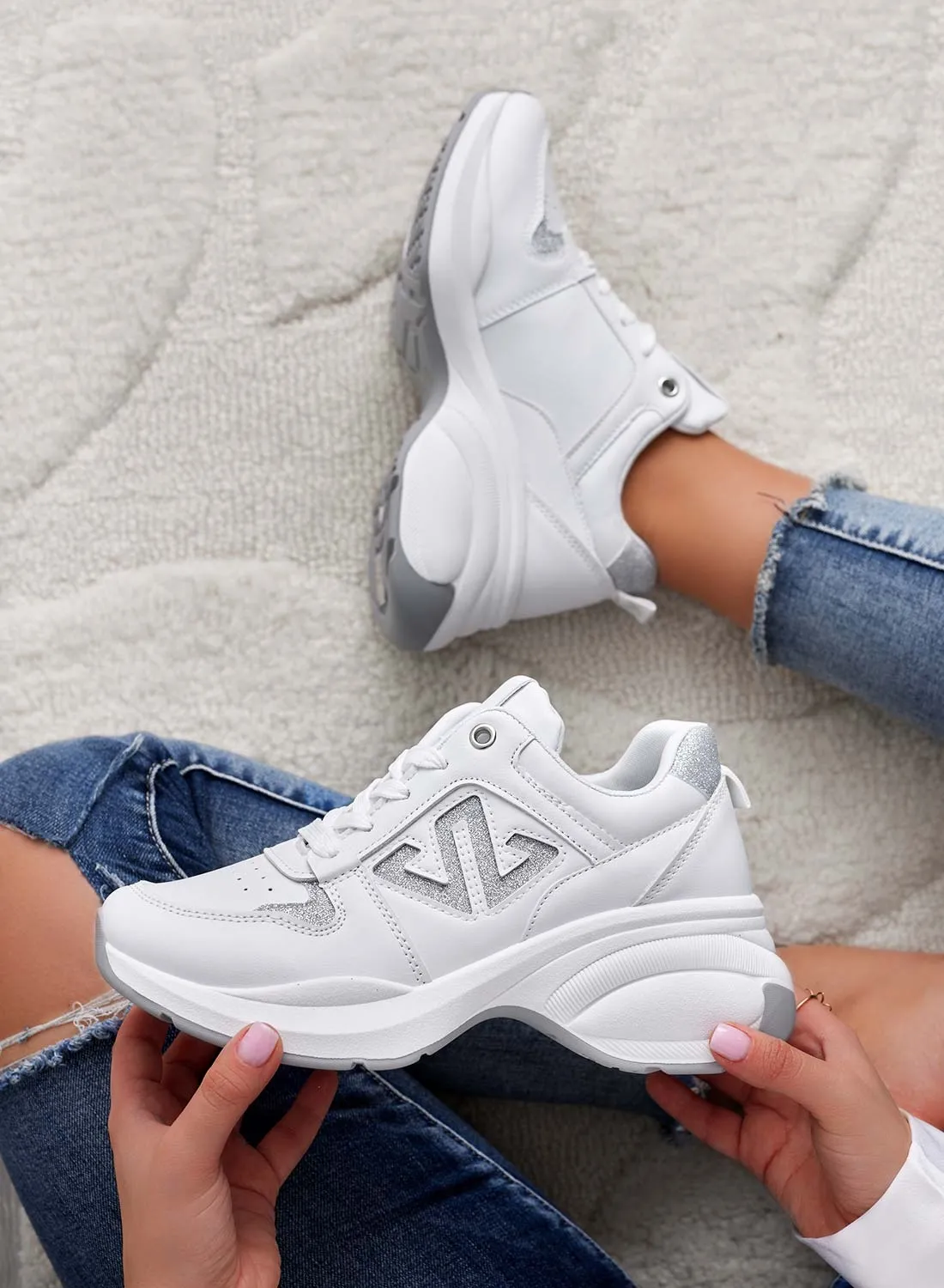 ELISABETTA - Sneakers bianche con suola bombata e inserti glitter argento