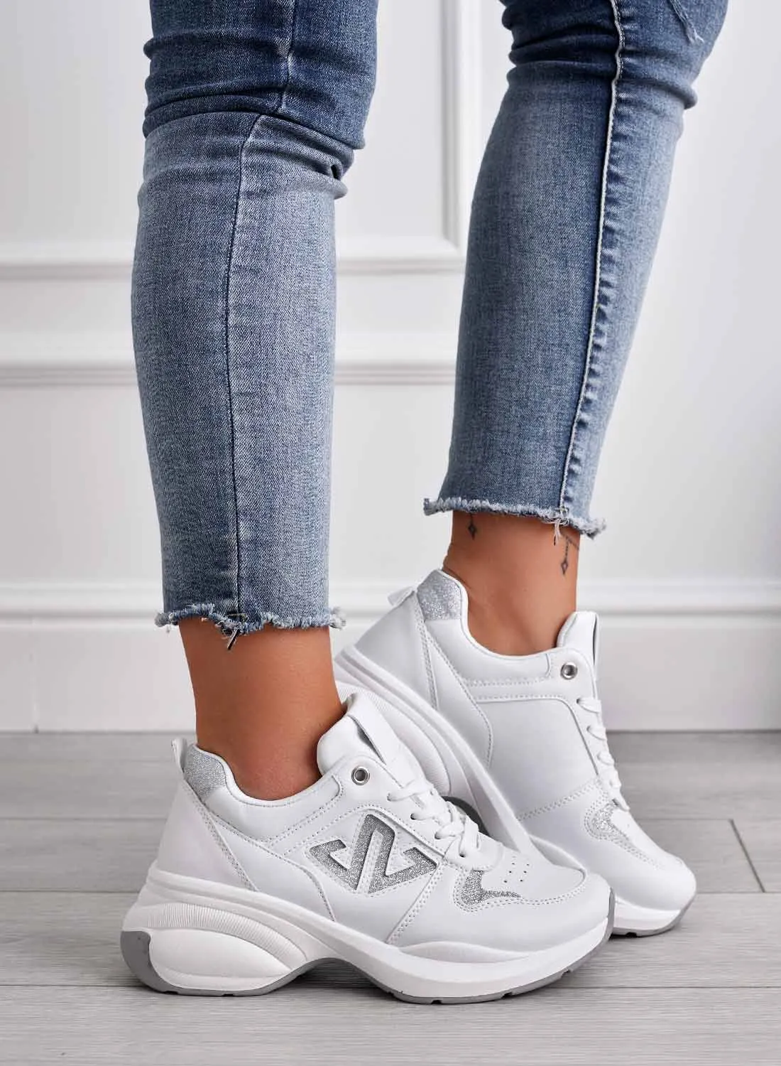 ELISABETTA - Sneakers bianche con suola bombata e inserti glitter argento