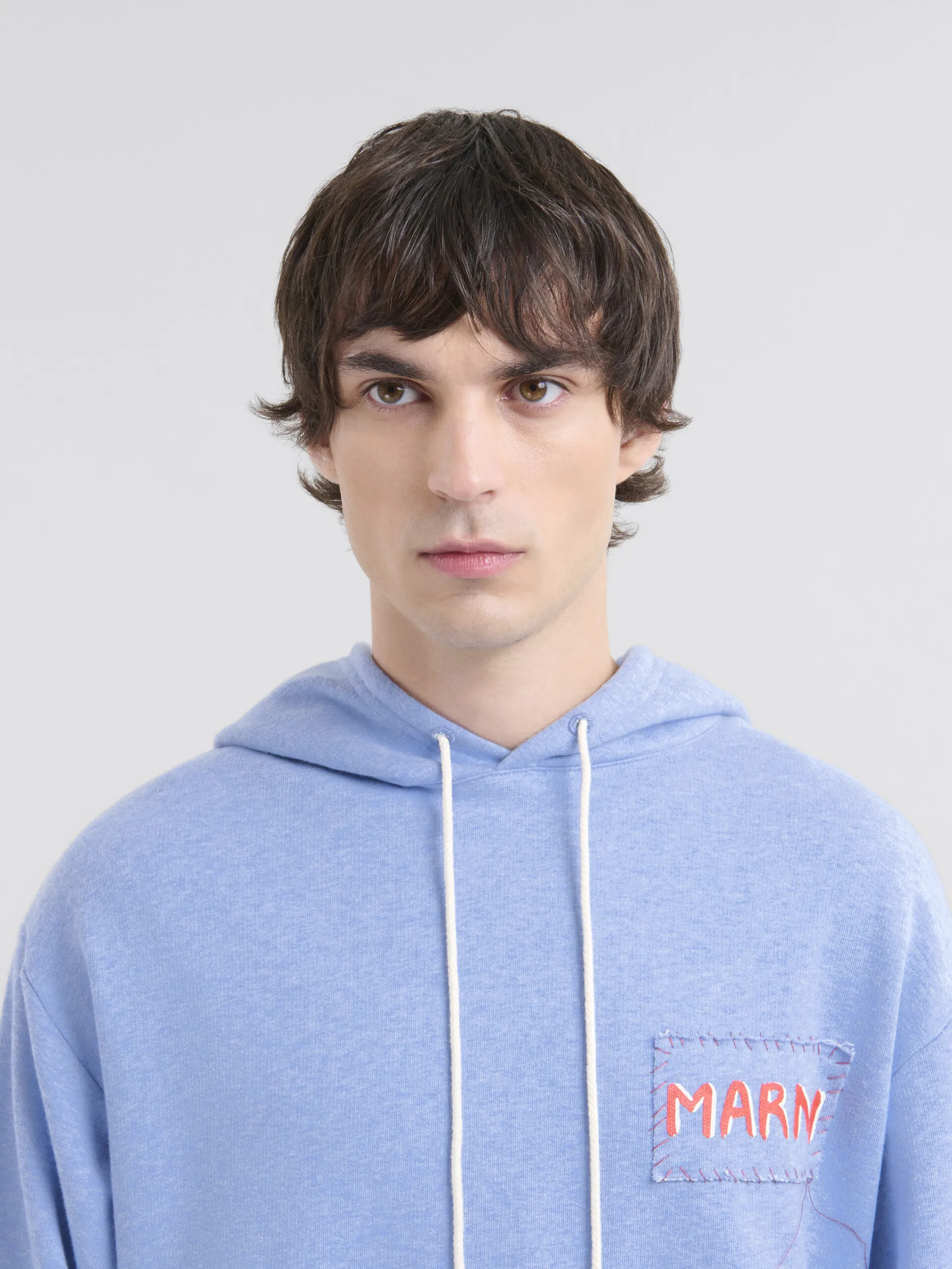 Felpa con cappuccio in cotone mélange azzurro con applicazione Marni