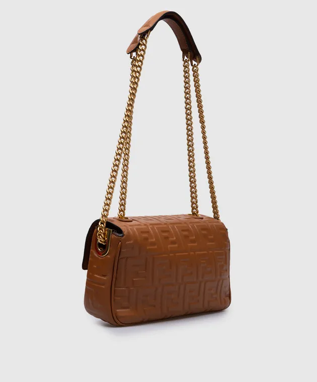 Fendi Borsa a tracolla midi in pelle marrone con catena baguette 8BR793AH9C