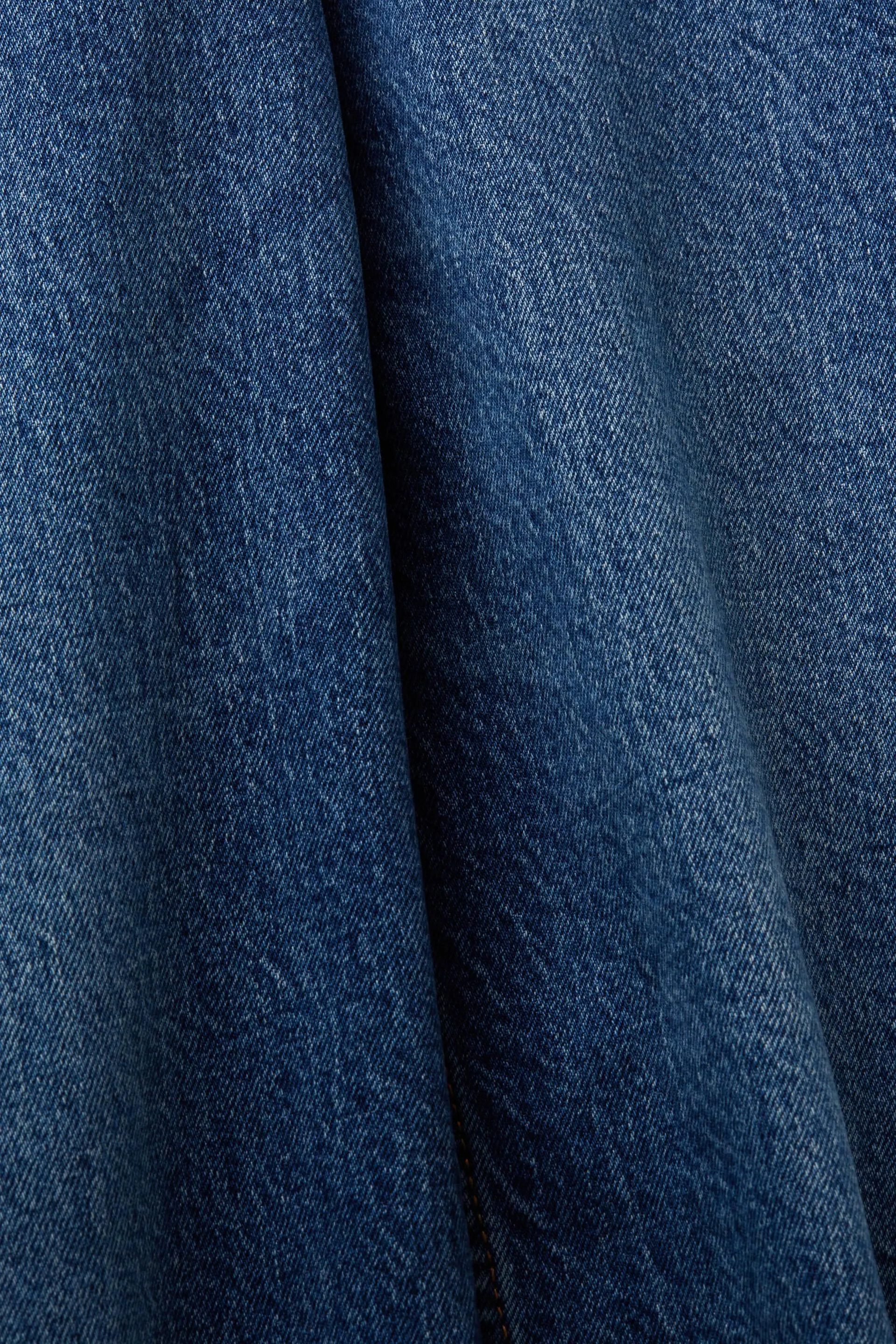 Jeans dritti retrò a vita alta