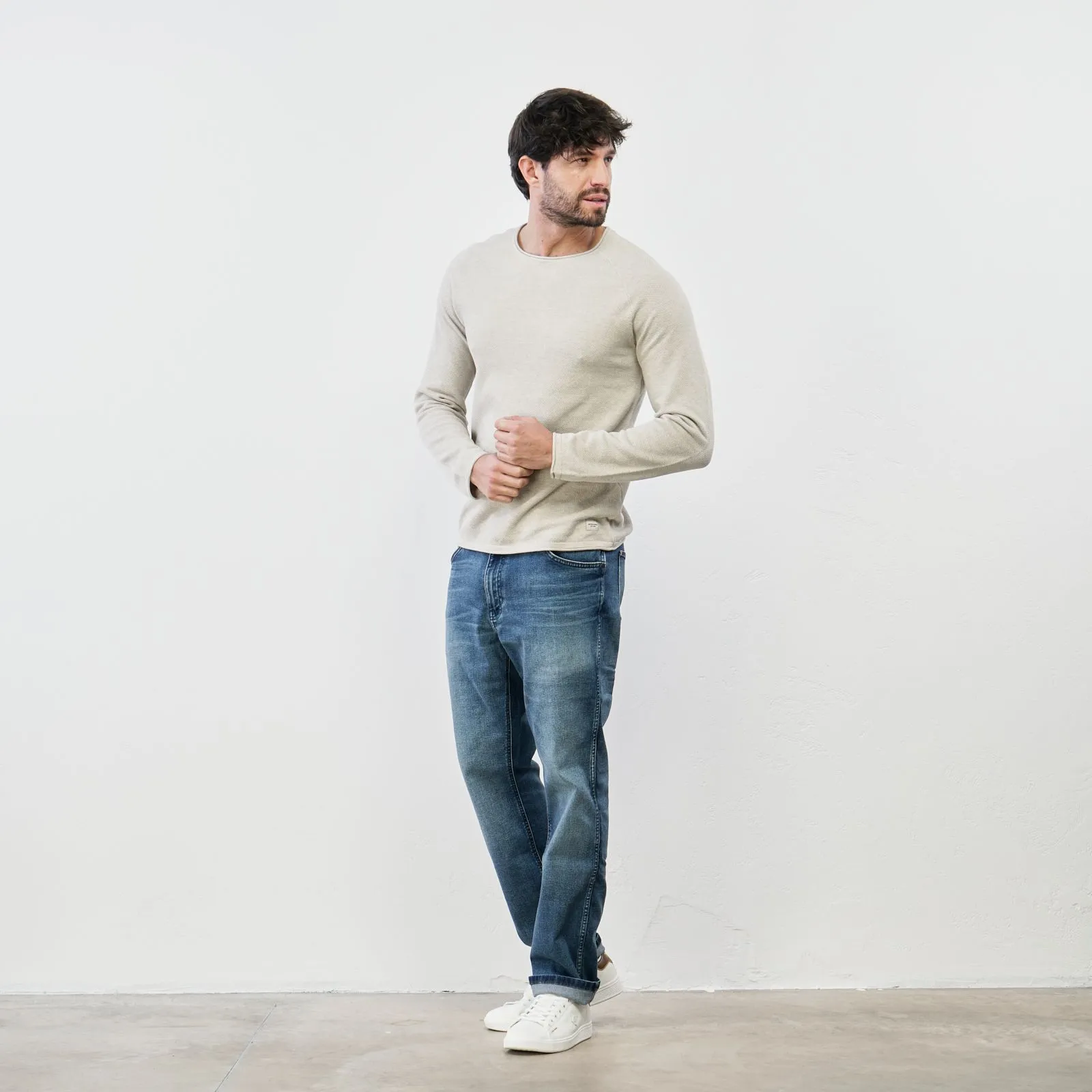 Jeans lunghi blu con tasche