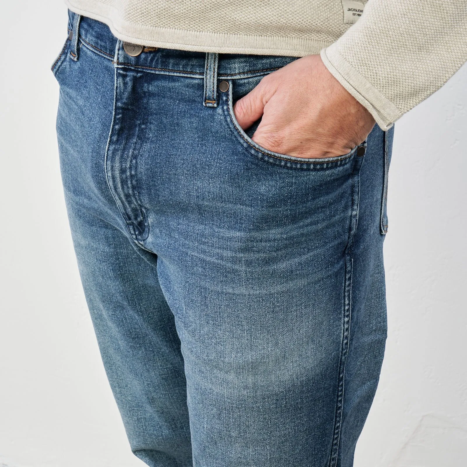 Jeans lunghi blu con tasche