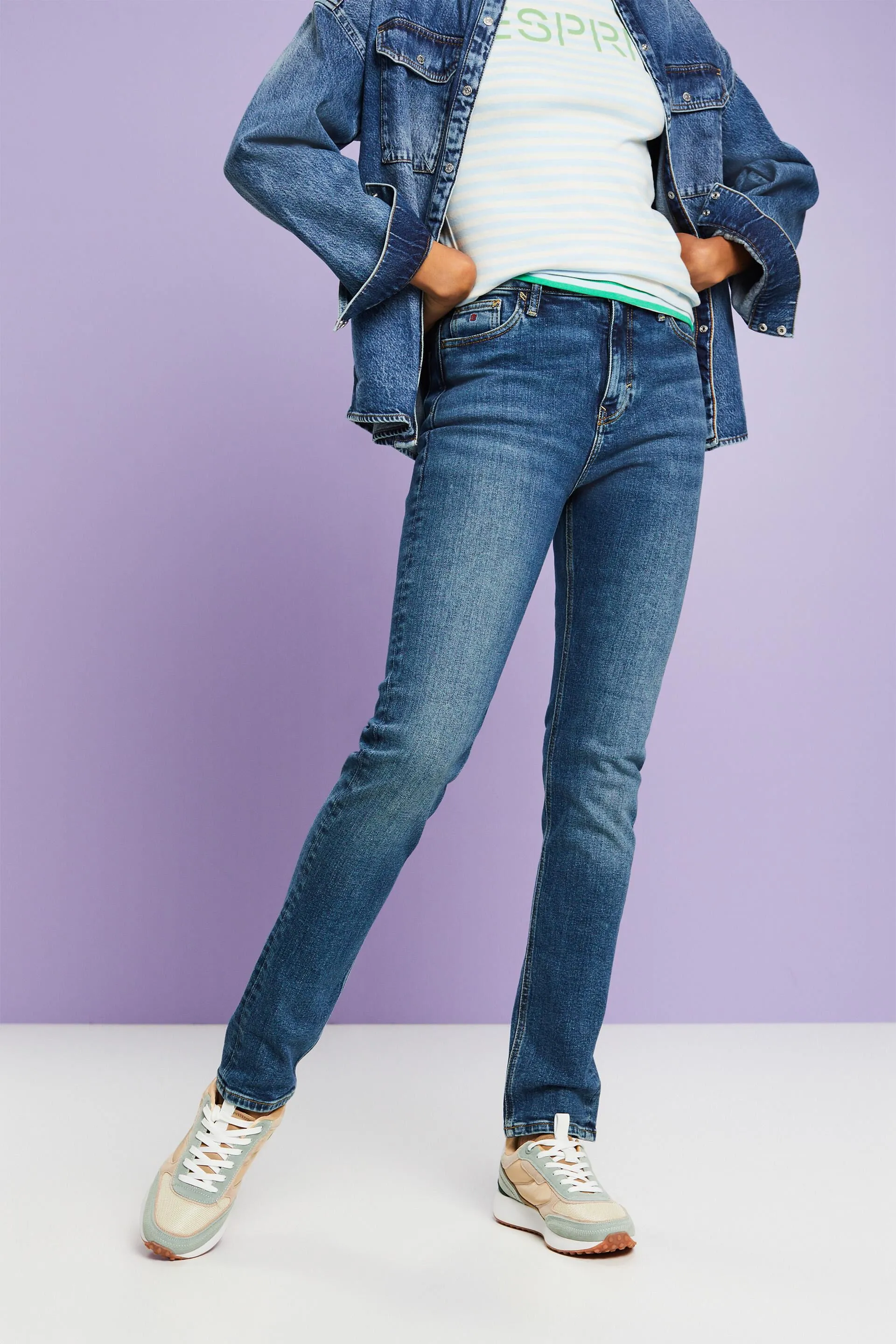 Jeans slim retrò a vita alta