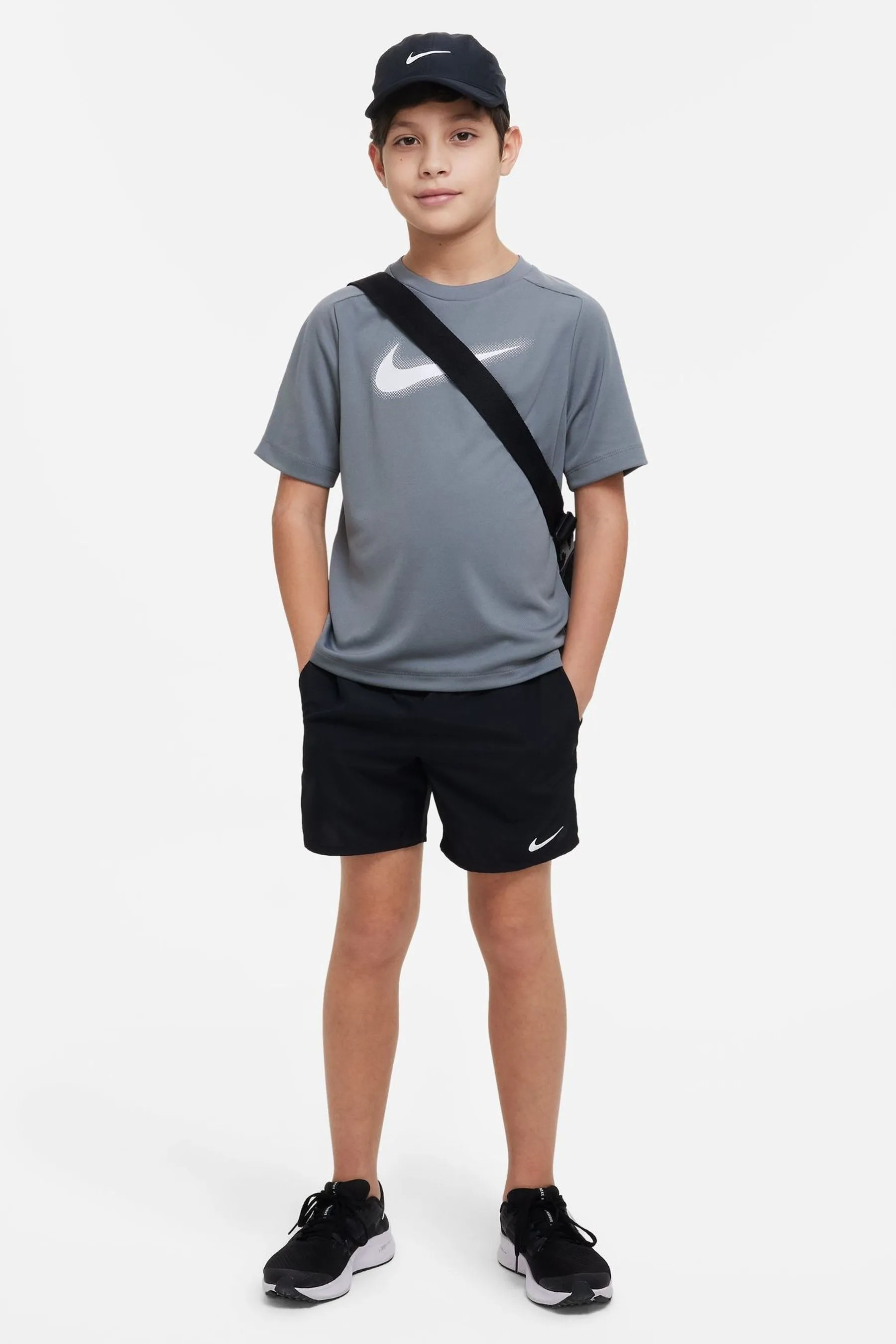 Nike - T-shirt Dri-FIT con grafica multi    