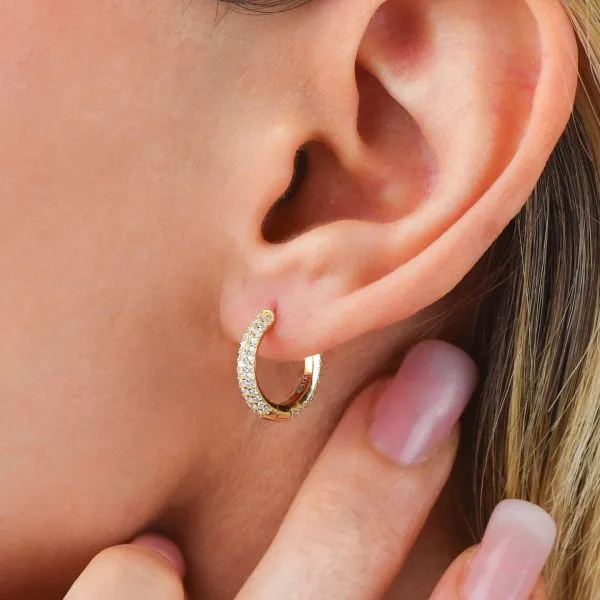 OR871D Orecchini placcati oro giallo a cerchio con pavè di zirconi    