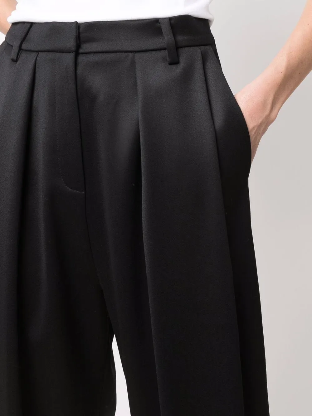 Pantaloni affusolati a vita alta in nero - donna
