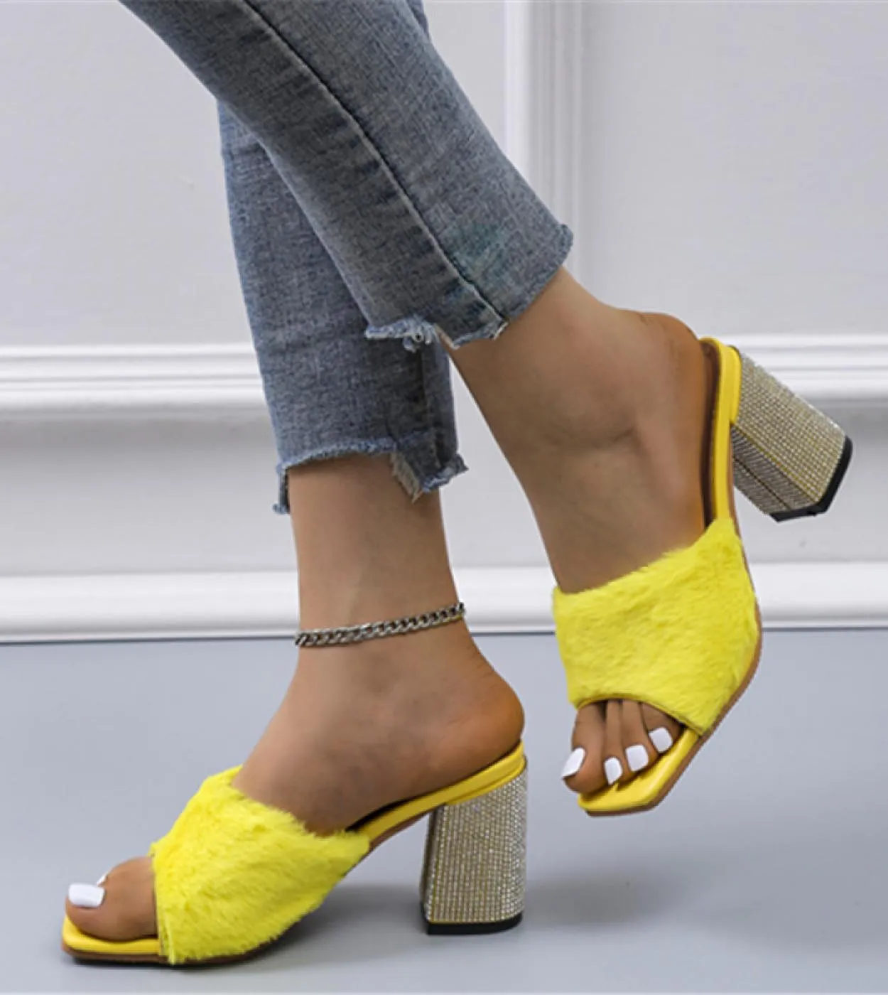 Pantofole da donna estive di grandi dimensioni Pantofole con tacco alto quadrato e tacco largo Sandali da donna slipon con punta
