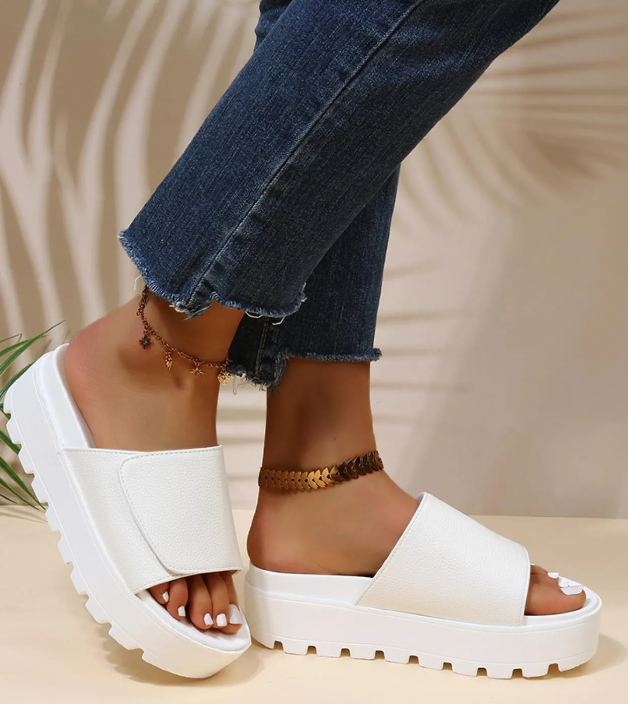 Pantofole in pelle da donna con plateau sandali con plateau neri da donna in pelle sintetica nera