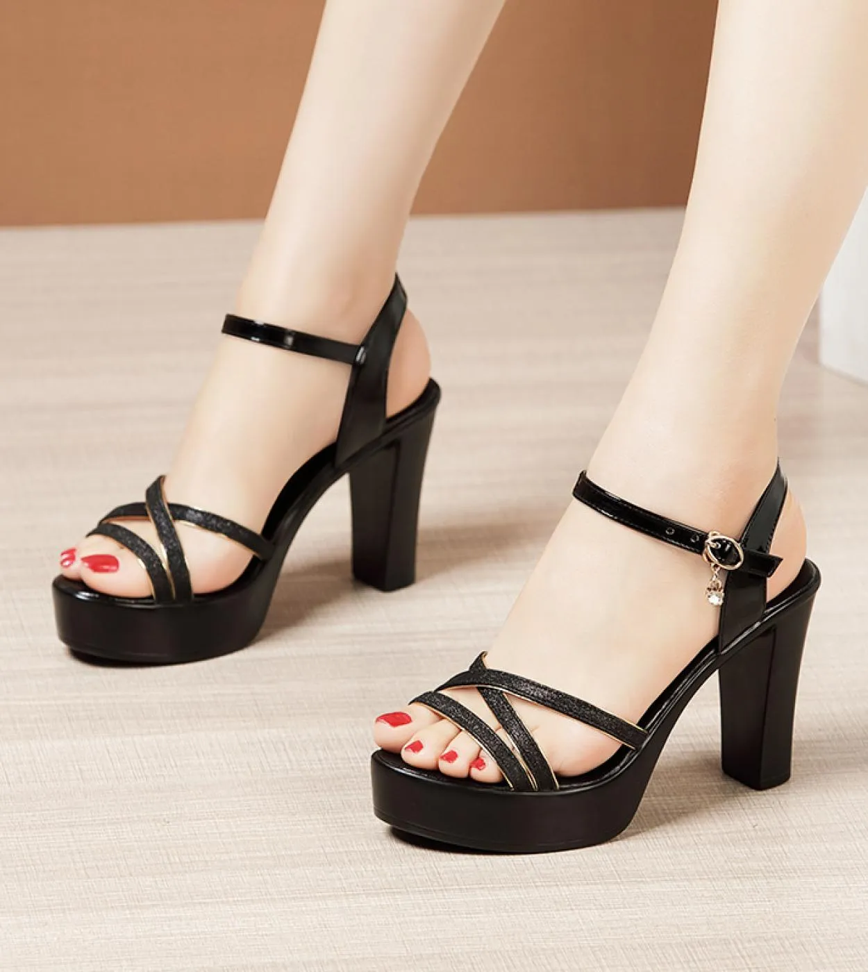Sandali con tacco alto in pelle nera da donna Sandali con tacco alto da donna Estate Scarpe eleganti da donna con zeppa da donna