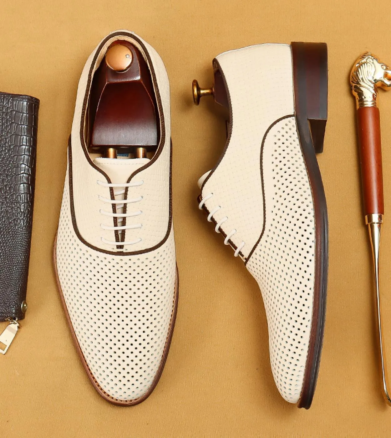 Scarpe formali da uomo fatte a mano di lusso in vera pelle 2023 estate nuova moda confortevole matrimonio vuoto business sociale