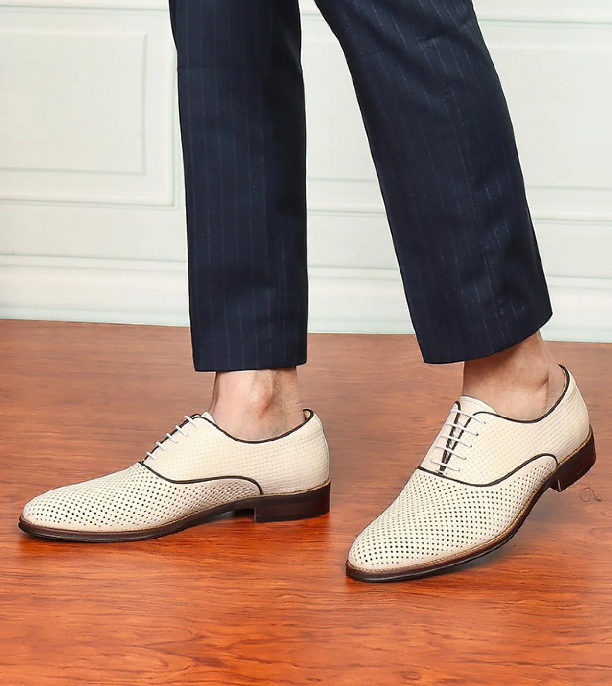 Scarpe formali da uomo fatte a mano di lusso in vera pelle 2023 estate nuova moda confortevole matrimonio vuoto business sociale