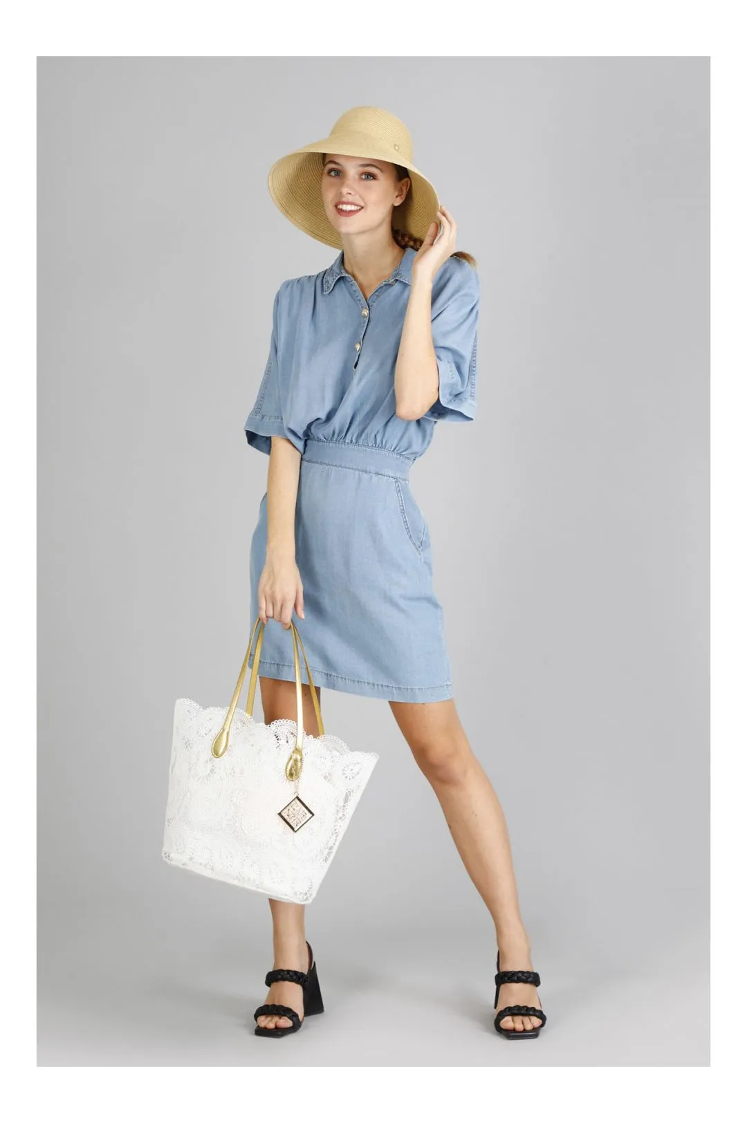 shopping bag in pizzo con sacchetto interno in tono bianco