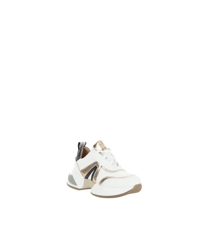 Sneakers con lacci