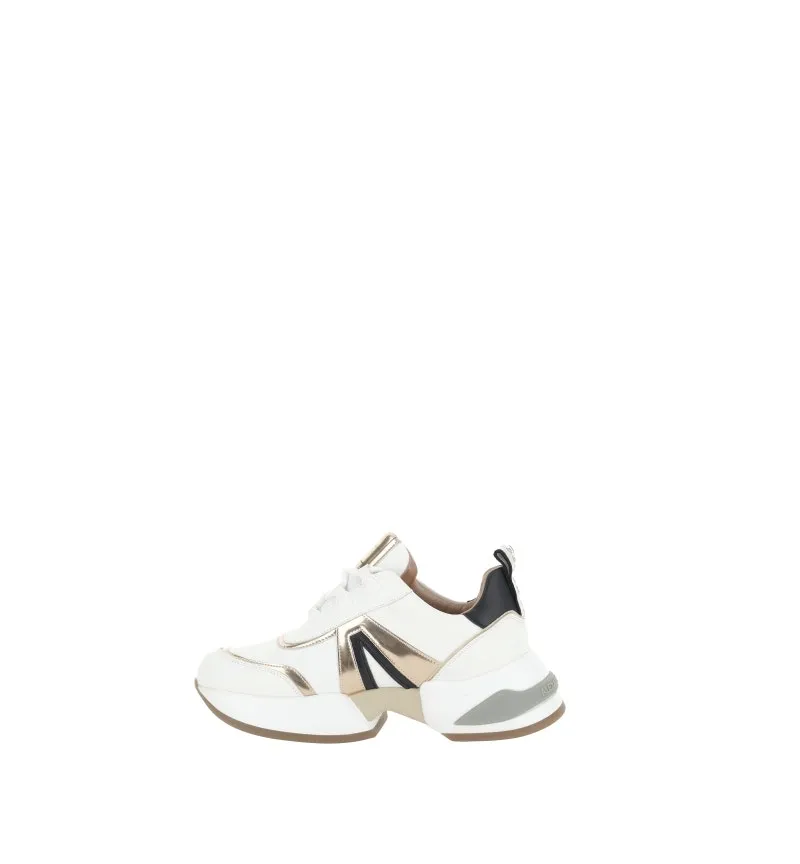Sneakers con lacci