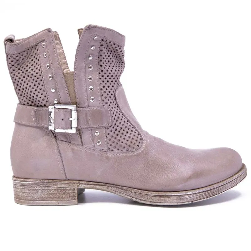 Stivaletto Torba forato con borchie 
